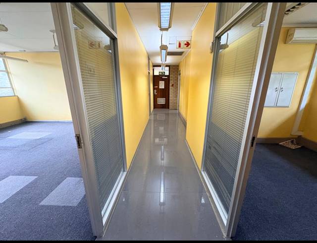 2,565M² OFFICE TO LET IN RANDJESPARK